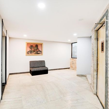 Palette Country Club Surat Hotell Exteriör bild